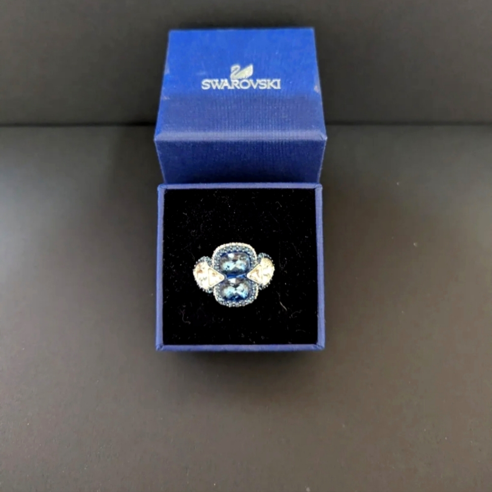 Swarovski Lake Cocktail Ring Size 52/US 6/S. Absolutely Gorgeous! Mint ! 💙💙💙
